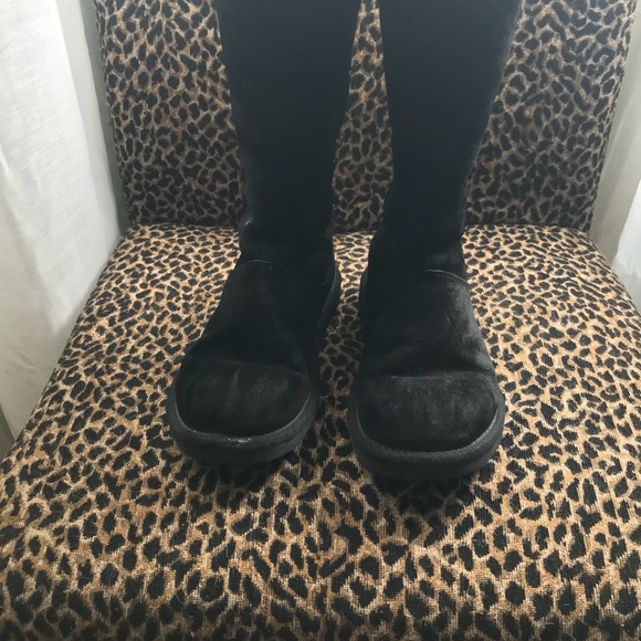 Uggs - Picture 3 of 5